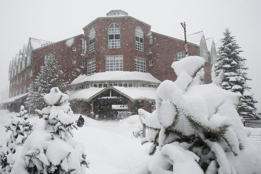 Sugarloaf Hotel Carrabassett Valley Bagian luar foto